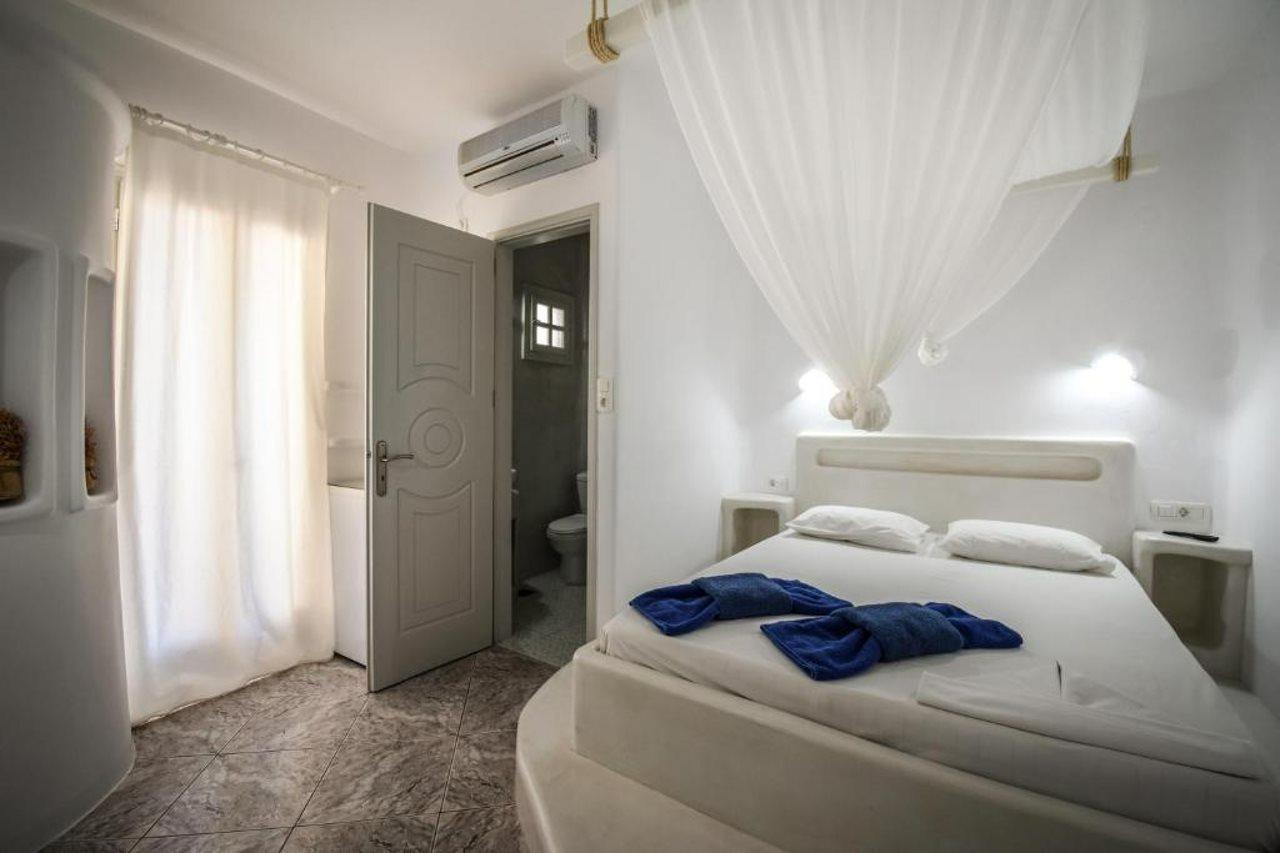 Christos Makrinos Rooms Adámas Eksteriør bilde
